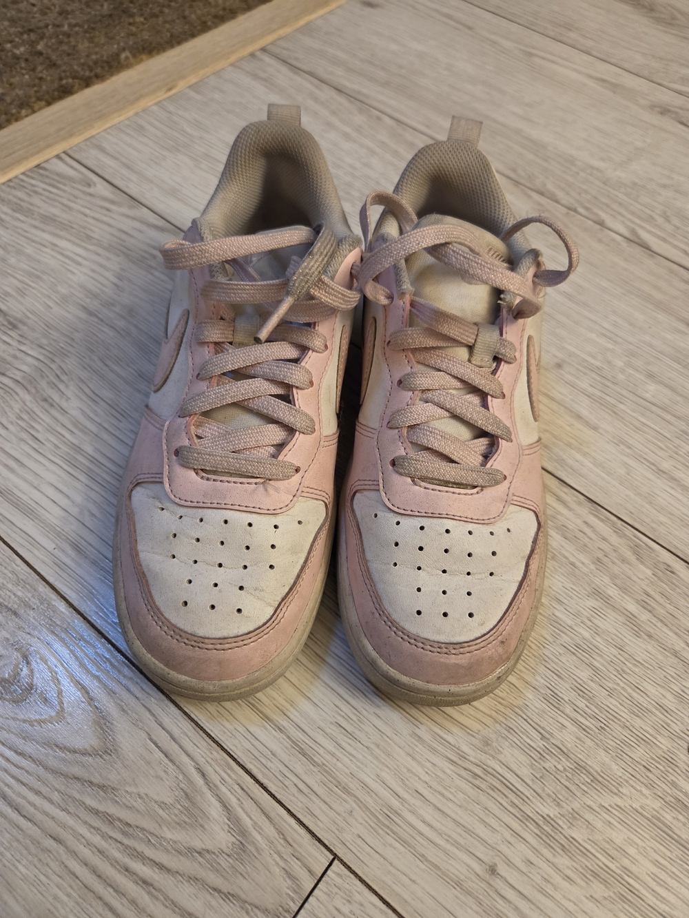 Big Kids NIKE Pink and Whiye Casual Lace-Up Sneakers